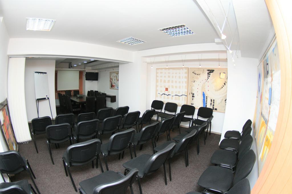 Pensiunea Studio Bacău Eksteriør billede