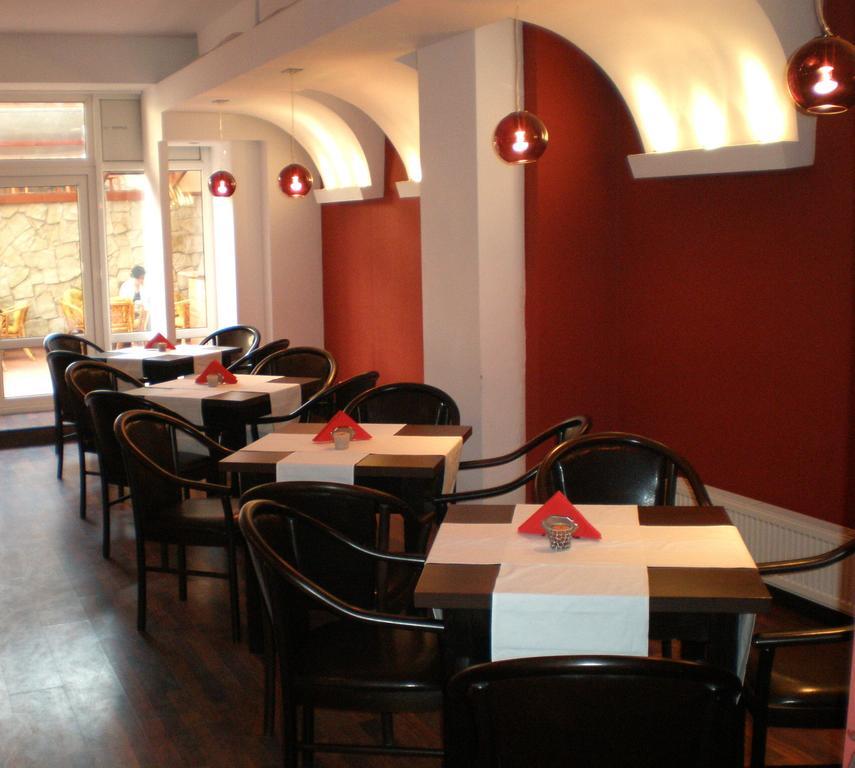 Pensiunea Studio Bacău Eksteriør billede